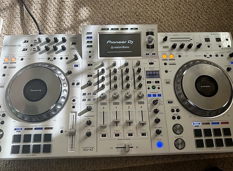 XDJ-XZ-W w decksaver and original box Pioneer DJ Cdj White