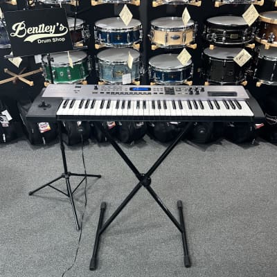 Roland RS-70 Synthesizer Keyboard w/Stand