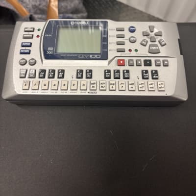 Yamaha QY100 Sequencer 1996 - 2002 - Silver