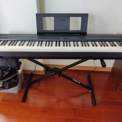Piano digital 88 teclas - Black YAMAHA P45B - $ 1.060.700 - Stage