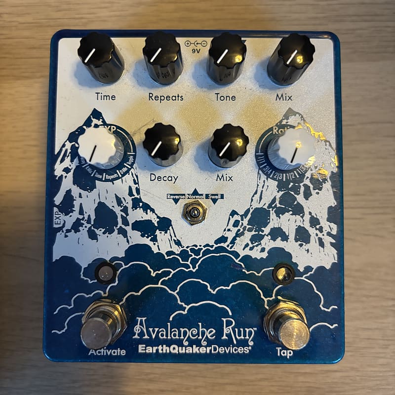 EarthQuaker Devices Avalanche Run Stereo Reverb & Delay with Tap Tempo V2