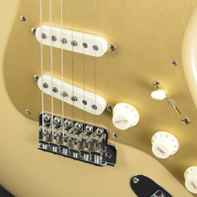 Mint Fender Limited Edition Roasted Strat Special NOS - Desert Sand image 3