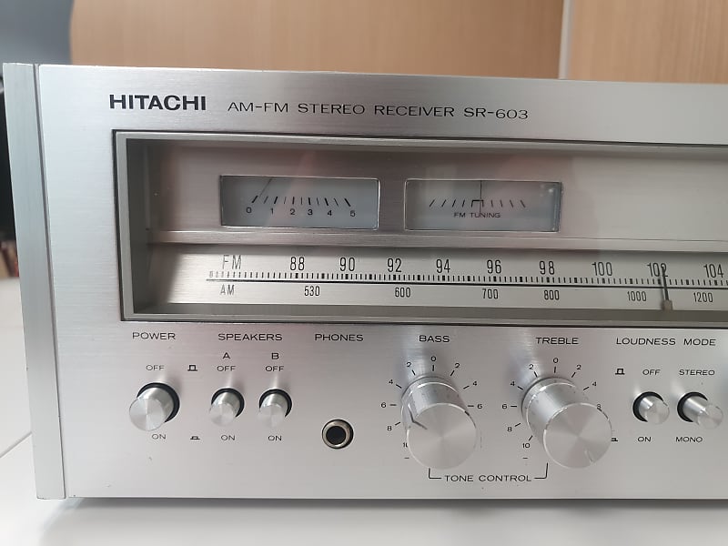 Sr 603 good Hitachi am fm stereo reciever Japan classic