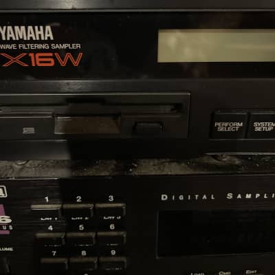 Yamaha TX16w image 3