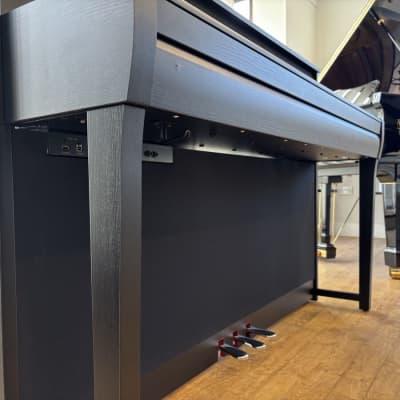 Yamaha CLP685 Clavinova Digital Piano image 9