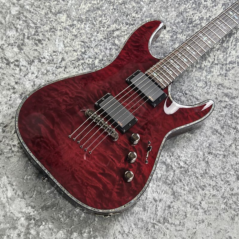Schecter Diamond Series Hellraiserレッド Hands-On Review: Schecter Diamond Series HellRaiser C-1
