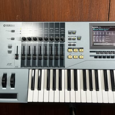 Yamaha MOTIF XS6 Music Production Synthesizer Workstation Keyboard w/ DIMM image 2