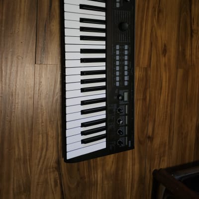 Unique Korg R3 synthesizer in a custom wooden high quality case