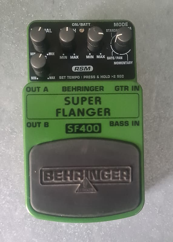 Behringer SF400
