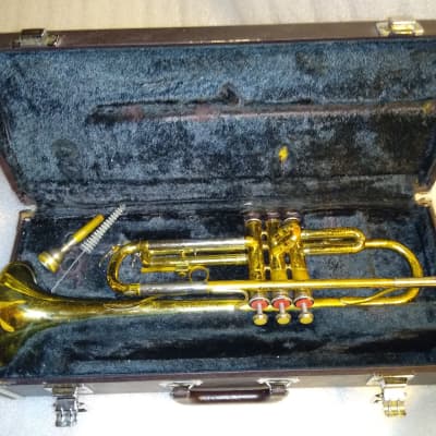 Yamaha YTR-232 Trumpet, Japan, Brass with case and mouthpiece image 7