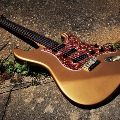 Wallace Stratocaster 1999 Shoreline Gold Metallic. Handmade by David Wallace of Nashville. All Tone. image 8
