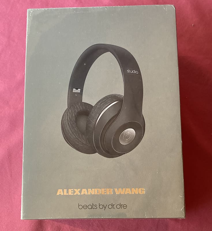 INSANELY RARE AS NEW Beats by Dr. Dre Alexander Wang Studio 2 Limited  Edition Wireless - STILL IN THE FACTORY BOX Dove Grey mllk2am/a