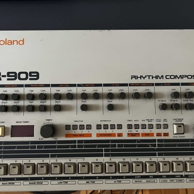 Roland TR-909 Rhythm Composer 1983 - 1985 - White