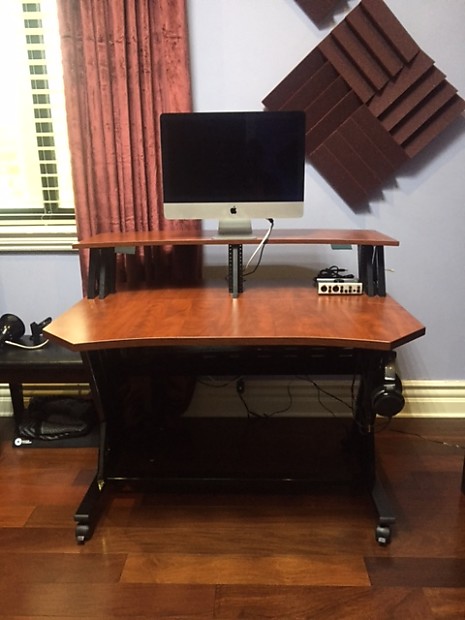 Guitar center studio desk hot sale