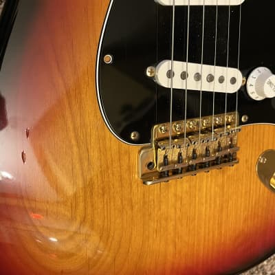 1992 Fender Stevie Ray Vaughn Stratocaster 1992 Sunburst image 7