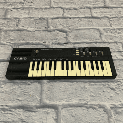 Casio PT-100 32-Key Mini Synthesizer