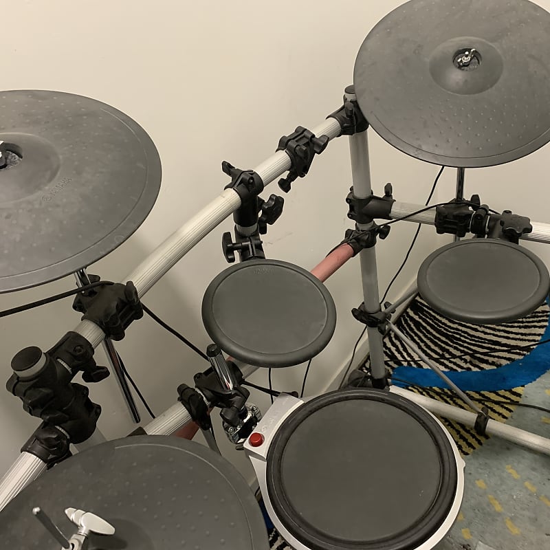 Yamaha DTXPRESS IV Electronic Drum Set with upgraded Hi Hat and
