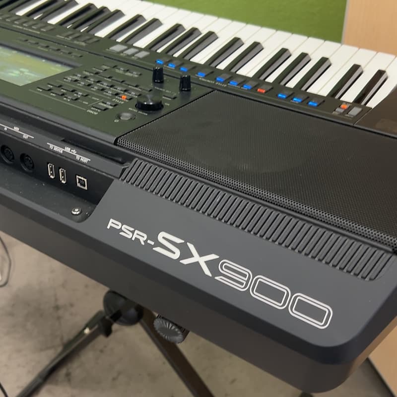 Yamaha PSR-SX900 61-Key Arranger Workstation 2019 - Present - Black image 1