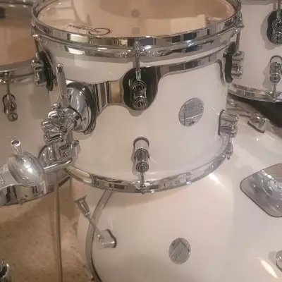 PDP Concept Maple   Pearlescent White image 10
