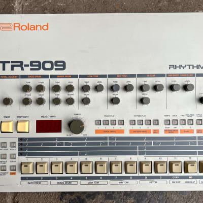 Roland TR-909 Rhythm Composer 1983 - 1985 - White image 3