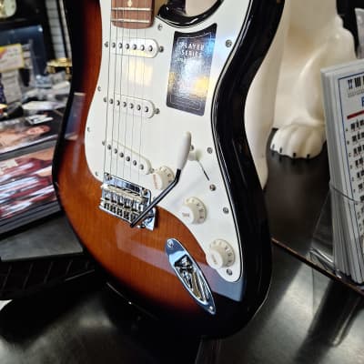 Fender Player Stratocaster with Pau Ferro Fretboard 2023 - 2024 - Anniversary 2-Color Sunburst image 5