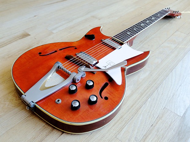 Truetone Classic Acoustic Guitar – Braganzas