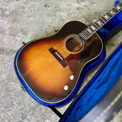 Gibson J-160E 1955 - 1969