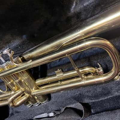 mendini student grade trumpet w/case and mouthpiece image 5
