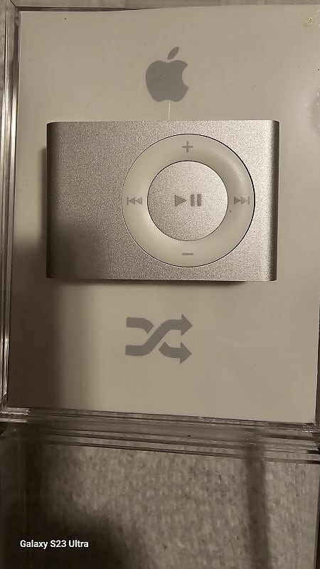 Apple A1204 [MB225LL/A iPod Shuffle 1 GB in Original Packaging