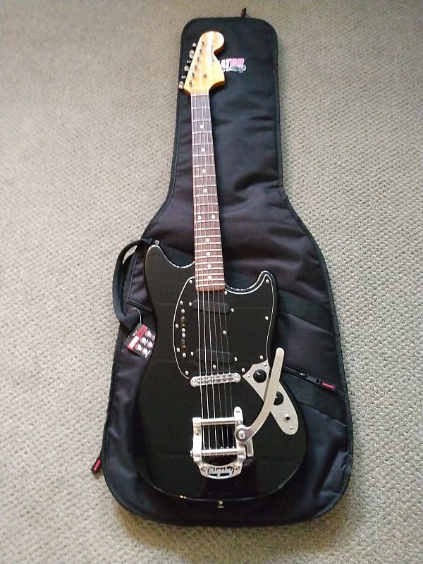 2011 Fender Mustang MG69-BIGS Black w/ USA Bigsby B5 - RARE