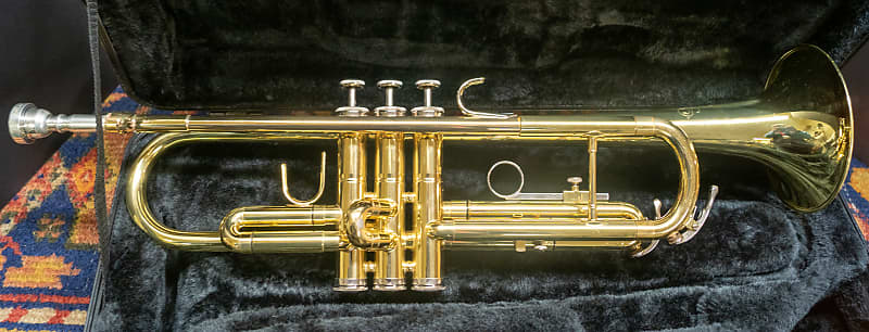 Holton Trumpet 602 - Brass image 1