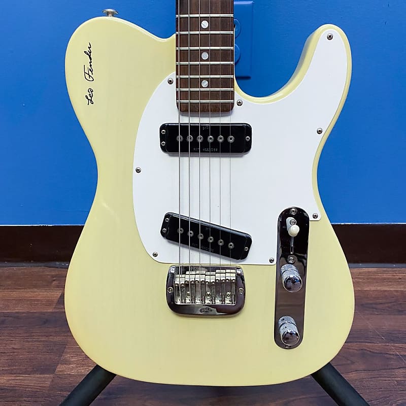 USED G&L ASAT Special Vintage White 1988 Leo Signature w/G&L Molded Case