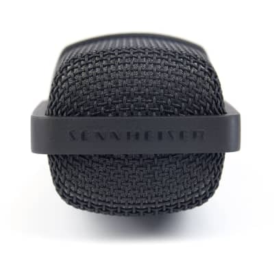 Sennheiser MD 421 II Cardioid Dynamic Microphone for Studio and Stage image 12