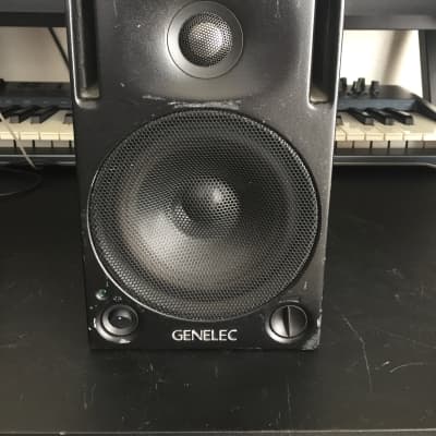 Genelec active studio MONITOR 1029A speaker monitor reference 1029