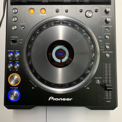 Pioneer DVJ-X1 DVD/MP3/CD Turntable PRO DJ plays CD's and