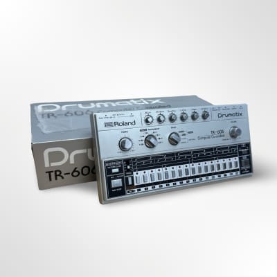 Roland TR-606 w/ box, case, and manual