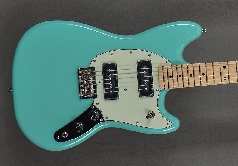Fender Player Mustang® 90, Pau Ferro Electric Guitar, Aged