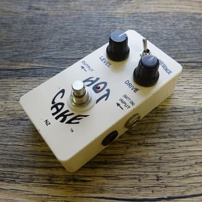 Crowther Audio Hot Cake 2 Knob Old Circuit w/ Original Box Crowther Audio Hot Cake 2 Knob Old Circuit w/ Original Box