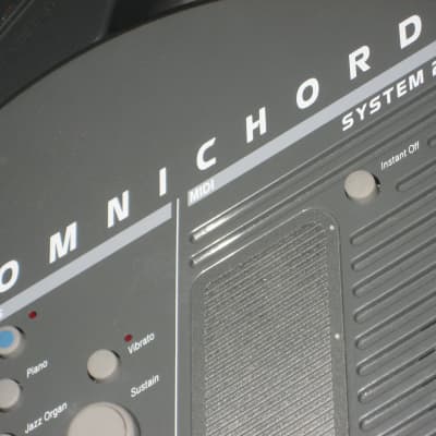 Suzuki Omnichord 200M, Hard Case, Manual, IOB Rare Model Vintage MIDI Keytar image 2