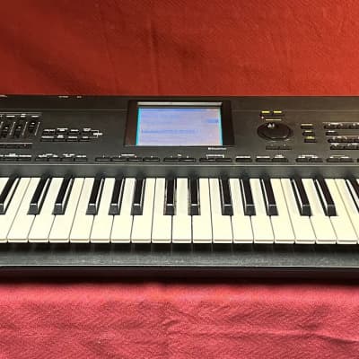 Korg i30 Interactive Music Workstation | Reverb