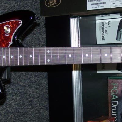 Tagima TW-61 Sunburst  Offset body electric guitar with Fender Tweed gig bag image 2