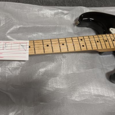 Fender LEFTY Stratocaster Black/Maple Neck image 3
