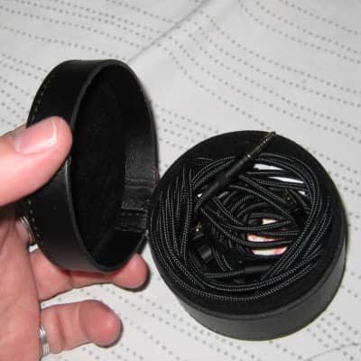 Master & Dynamic Noise Isolating Wired Headphones Gun Metal Black image 8