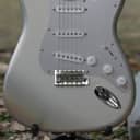 Fender H.E.R. Stratocaster (2) - Chrome Glow