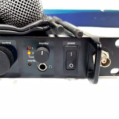 Shure UR4D L3 Dual Wireless Receiver W/2 UR2 Handheld Transmitters #2417 (One) image 17