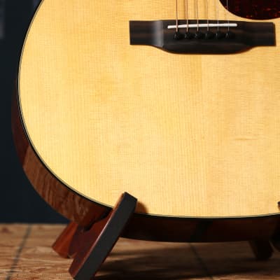 Martin 000-18 Acoustic Guitar with Hardshell Case image 4