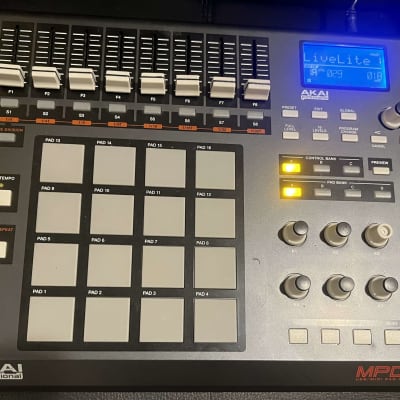 Akai MPD32 | Reverb