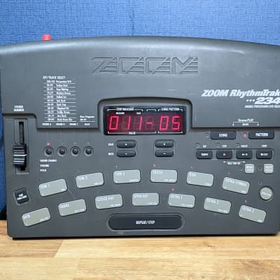 Zoom The RhythmTrak RT-234 - Drums / SFX / Bass Machine