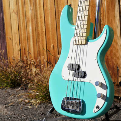 G&L USA Fullerton Deluxe SB-1 Turquoise/Maple 4-String Electric Bass Guitar w/ Gig Bag NOS image 2