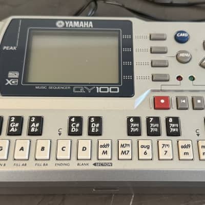 Yamaha QY100 Sequencer 1996 - 2002 - Silver